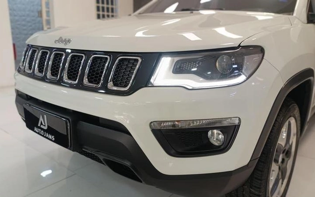 imagem-https://www.socarrao.com.br/sc-vehicle-images-prod/3916757/1789672536625-8435008_19_B_725c830e64.jpeg