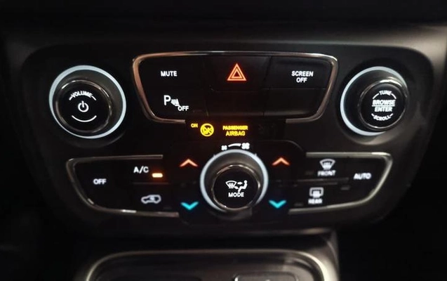 imagem-https://www.socarrao.com.br/sc-vehicle-images-prod/3916757/1789672536640-8435008_10_B_3486fad7ef.jpeg