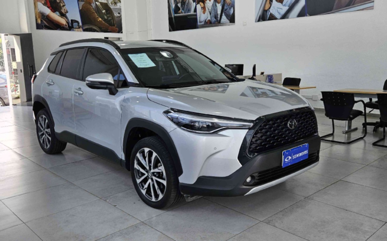 Toyota Corolla Cross 2024 Prata — foto 1 de 3