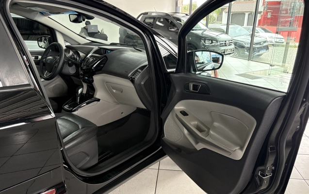 imagem-https://www.socarrao.com.br/sc-vehicle-images-prod/3916815/1789674687168-F0emNq3TyPkmBTj5B81SJe9iUufxvdCI.jpg