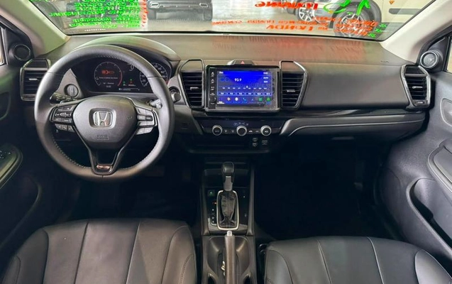 imagem-https://www.socarrao.com.br/sc-vehicle-images-prod/3916894/1789672708531-8250237_11_B_60daf0d432.jpeg