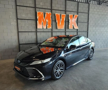 Toyota Camry 2023 Preto — foto 1 de 3