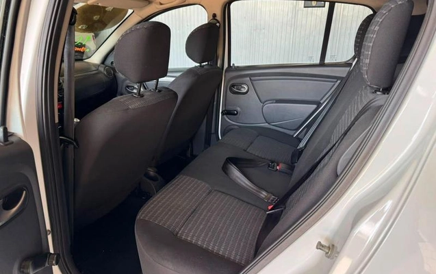 imagem-https://www.socarrao.com.br/sc-vehicle-images-prod/3917057/1789672952666-8290037_9_B_10f16f0262.jpeg