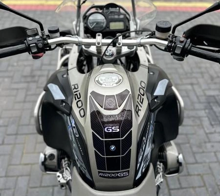 imagem-https://www.socarrao.com.br/sc-vehicle-images-prod/3917146/1789673270807-8487653_5_B_33d361cd38.jpeg