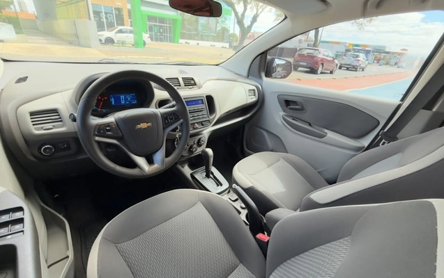 imagem-https://www.socarrao.com.br/sc-vehicle-images-prod/3917311/1789673584238-JdR8cjPFz1i7E0ezUnrgMTmHkCvAFI3n.jpg
