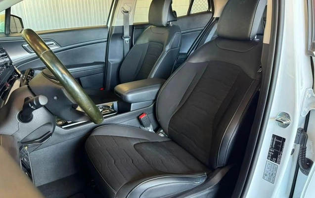 imagem-https://www.socarrao.com.br/sc-vehicle-images-prod/3917351/1789673670668-8176896_7_B_5fa23eb1e3.jpeg