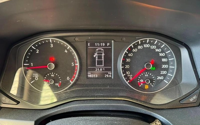 imagem-https://www.socarrao.com.br/sc-vehicle-images-prod/3917358/1789673675193-8206898_13_B_082701a22c.jpeg