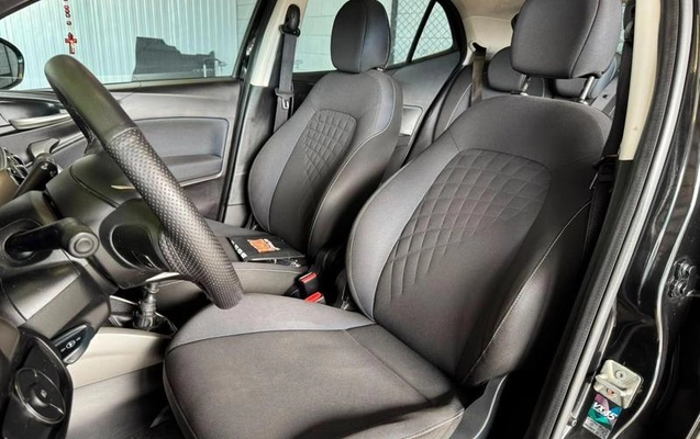 imagem-https://www.socarrao.com.br/sc-vehicle-images-prod/3917366/1789673680719-8290022_8_B_3d6e135508.jpeg