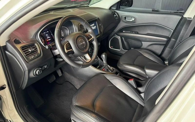 imagem-https://www.socarrao.com.br/sc-vehicle-images-prod/3917432/1789673727538-8351690_9_B_864e9121b8.jpeg