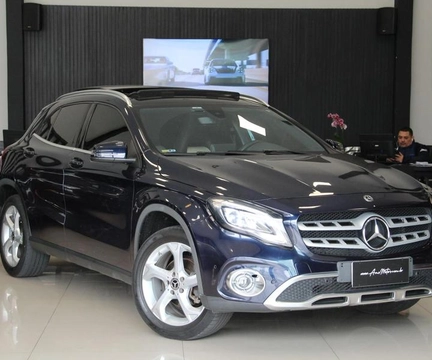 Mercedes-Benz GLA 200 2018 Azul — foto 1 de 3