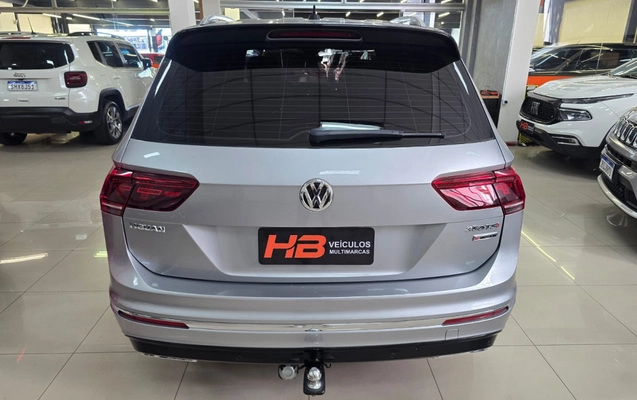 imagem-https://www.socarrao.com.br/sc-vehicle-images-prod/3917463/1789673907897-KF0kMpesy9Q1N7p8W4Yg5zeTO88b7uOU.jpg
