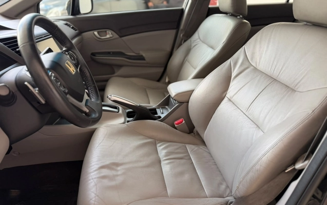 imagem-https://www.socarrao.com.br/sc-vehicle-images-prod/3917486/1789674030057-RLf3A1hNqbD3iyzbcaVva2VqIwrFmnxE.jpg