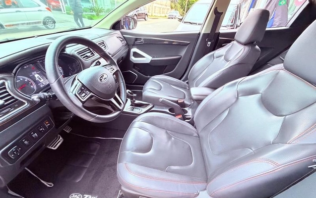 imagem-https://www.socarrao.com.br/sc-vehicle-images-prod/3917583/1790782697442-8487819_2_B_5c2c5682c6.jpeg