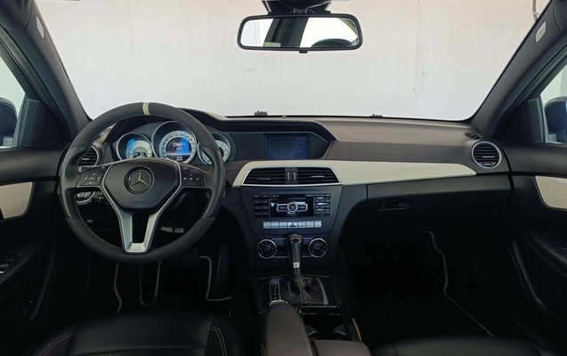 imagem-https://www.socarrao.com.br/sc-vehicle-images-prod/3917590/1789674330977-9c25722dd60d4068a8a0202cb820747e_1789674266988.jpg
