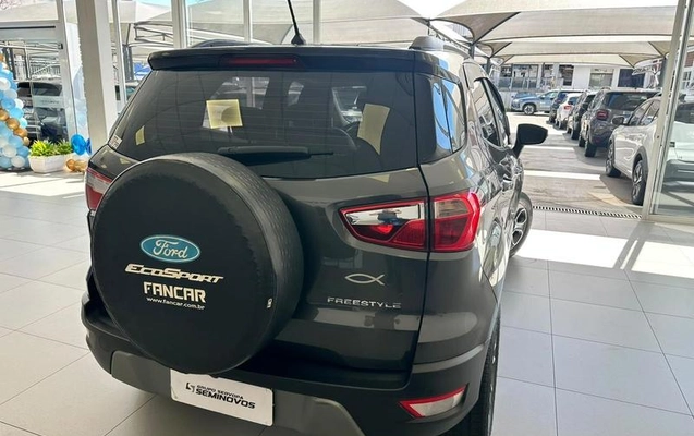 imagem-https://www.socarrao.com.br/sc-vehicle-images-prod/3917591/1789674333895-8487838_5_B_654f252b18.jpeg