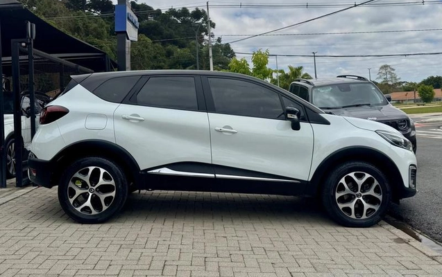 imagem-https://www.socarrao.com.br/sc-vehicle-images-prod/3917693/1789674524852-8448517_4_B_0660849907.jpeg
