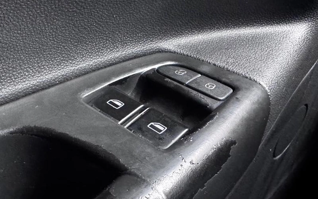 imagem-https://www.socarrao.com.br/sc-vehicle-images-prod/3918407/1789675920021-8464954_12_B_9a4fbac88c.jpeg