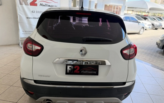 imagem-https://www.socarrao.com.br/sc-vehicle-images-prod/3918411/1789675961928-3D6Zvel3CjjvDZT3DwQD6HK20Nj4eEAj.jpg