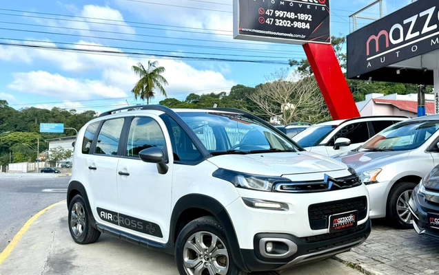 imagem-https://www.socarrao.com.br/sc-vehicle-images-prod/3918413/1789675974875-003_4e626f8f739bf3aa5898a4963c8d8318.jpeg