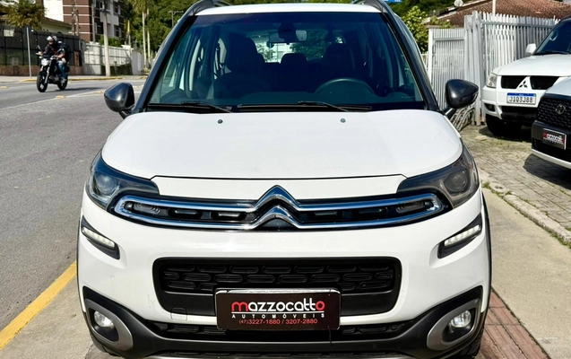 imagem-https://www.socarrao.com.br/sc-vehicle-images-prod/3918413/1789675974881-003_4f908afd5ae660fa69a8b6aaec5ce78a.jpeg