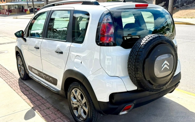 imagem-https://www.socarrao.com.br/sc-vehicle-images-prod/3918413/1789675974886-003_40c68425a2b8629360f5aa121b476381.jpeg