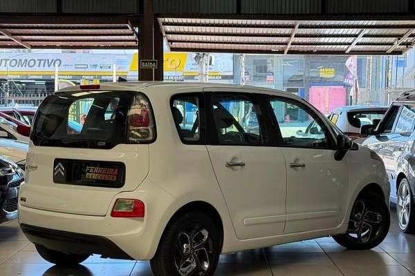 imagem-https://www.socarrao.com.br/sc-vehicle-images-prod/3918497/1789676104736-8488059_0_B_64c9eb28a8.jpeg
