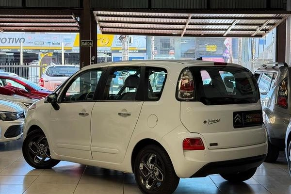 imagem-https://www.socarrao.com.br/sc-vehicle-images-prod/3918497/1789676104738-8488059_0_B_934fce729a.jpeg