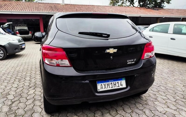 imagem-https://www.socarrao.com.br/sc-vehicle-images-prod/3918562/1789676279075-8487938_14_B_abdead2bed.jpeg