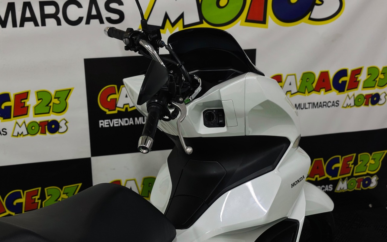 imagem-https://www.socarrao.com.br/sc-vehicle-images-prod/3918920/1789676967335-SU1HLTIwMjYwOTE3LVdBMDA2My5qcGc.jpg