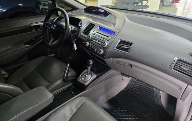 imagem-https://www.socarrao.com.br/sc-vehicle-images-prod/3919052/1789677161100-cKvirHzGt9v7gj5Kww3doJoZXG1E50H4.jpg