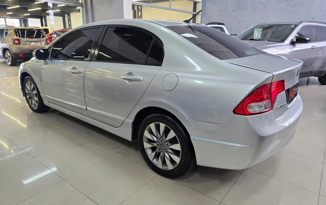 imagem-https://www.socarrao.com.br/sc-vehicle-images-prod/3919052/1789677161105-XQI1Y9GGpFTaEeNXPwoSaa59Dkagi7Uk.jpg