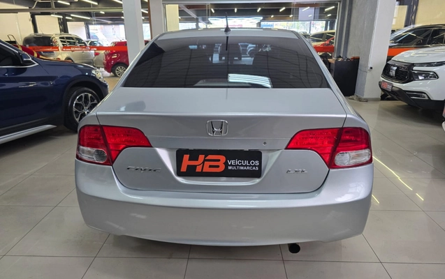 imagem-https://www.socarrao.com.br/sc-vehicle-images-prod/3919052/1789677161106-YxOCZZivwoTYU38kXsIStd5H6X1FOhwC.jpg
