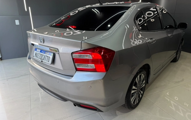 imagem-https://www.socarrao.com.br/sc-vehicle-images-prod/3919162/1789677348763-003_79abe678d867898f61a780953e673361.jpg
