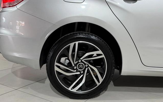 imagem-https://www.socarrao.com.br/sc-vehicle-images-prod/3920105/1789825322111-879e59d7a0464a96aae7e046716ee216_1789678241039.jpg