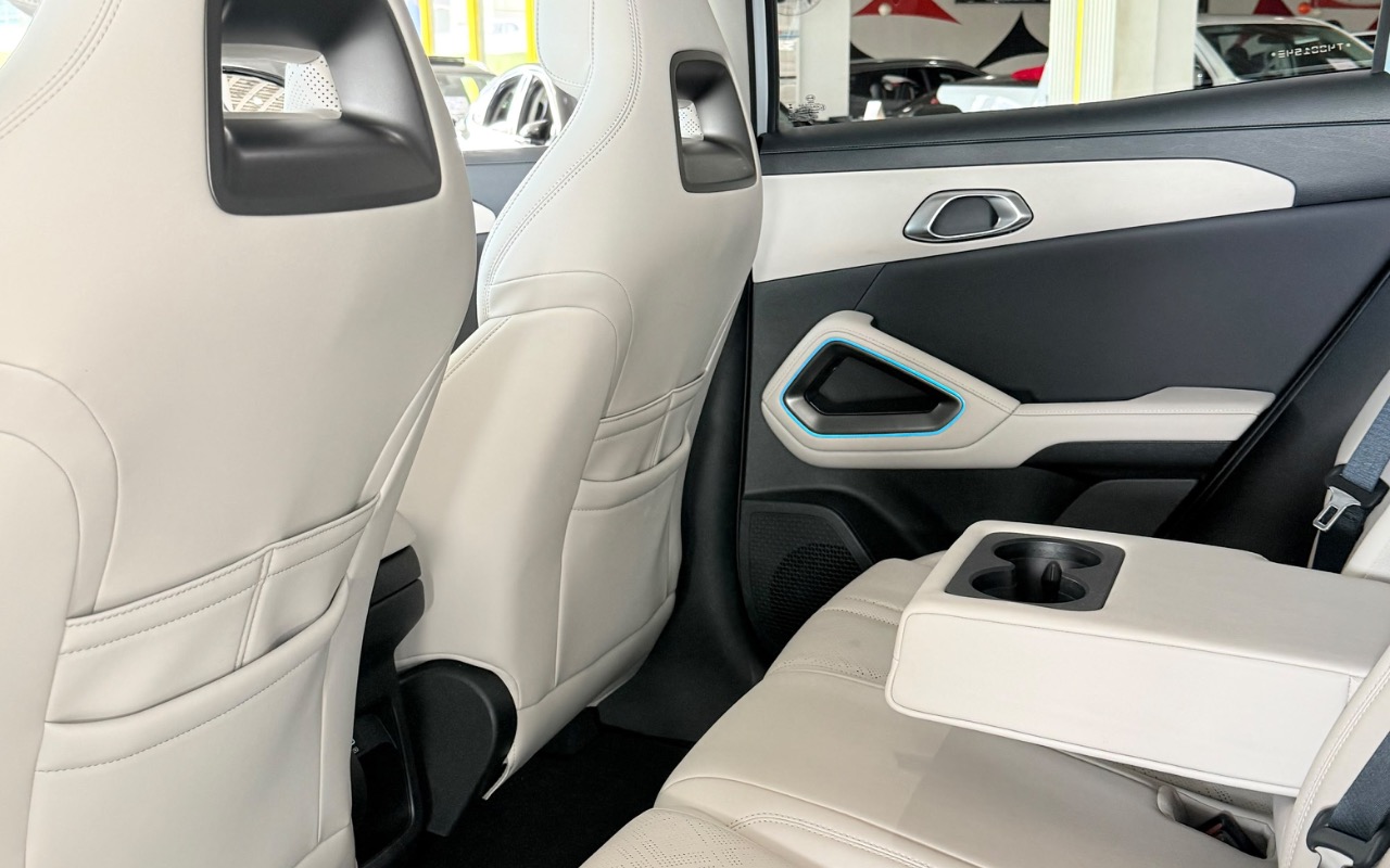 imagem-https://www.socarrao.com.br/sc-vehicle-images-prod/3920204/1789679518374-MjQyOWUwYTctNzgwMy00ZDQzLWFlYjMtYTA0ZTRkYmY5NWUxLmpwZWc.jpeg