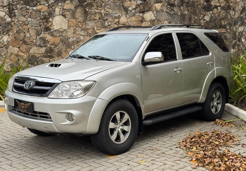 Toyota Hilux SW4 4x4 3.0 8V TB Diesel 2006 Prata — foto 1 de 3