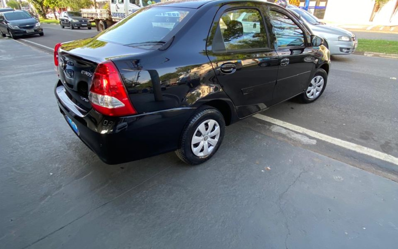 imagem-https://www.socarrao.com.br/sc-vehicle-images-prod/3924156/1789689301904-NzY2Ny5qcGVn.jpeg