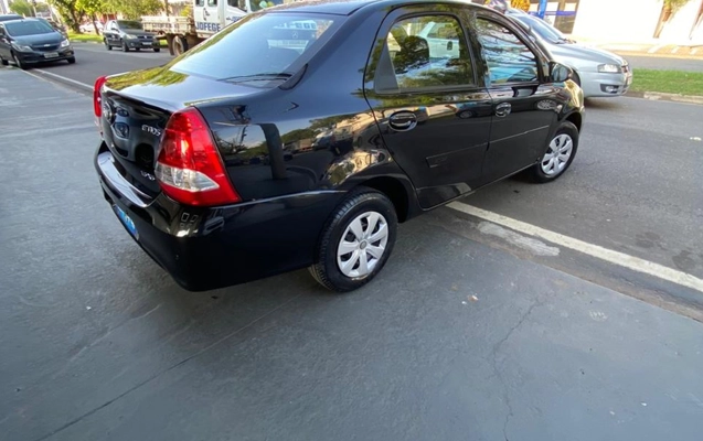 imagem-https://www.socarrao.com.br/sc-vehicle-images-prod/3924156/1789689301904-NzY2Ny5qcGVn.jpeg