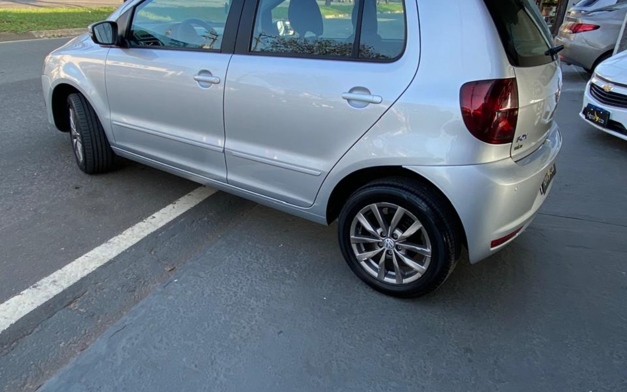 imagem-https://www.socarrao.com.br/sc-vehicle-images-prod/3925457/1789692518223-V2hhdHNBcHAgSW1hZ2UgMjAyNi0wOS0xNyBhdCAxNi41Ni40OTUzLmpwZWc.jpeg