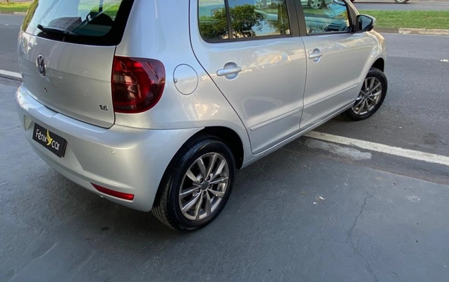 imagem-https://www.socarrao.com.br/sc-vehicle-images-prod/3925457/1789692518493-V2hhdHNBcHAgSW1hZ2UgMjAyNi0wOS0xNyBhdCAxNi41Ni40ODY0Ni5qcGVn.jpeg