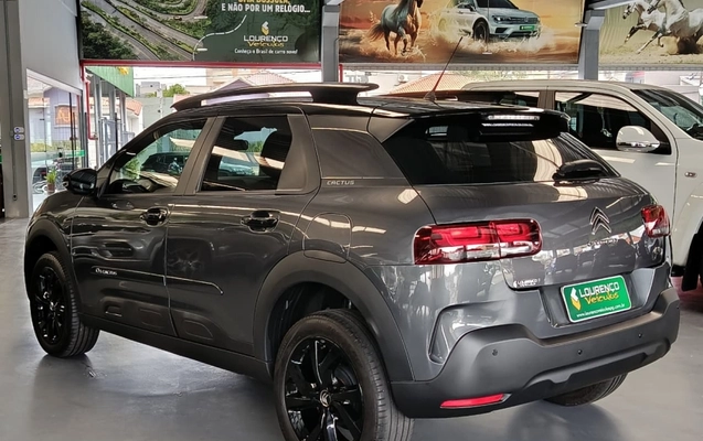 imagem-https://www.socarrao.com.br/sc-vehicle-images-prod/3926638/1789763399018-62hPz7QSsne50RydjIyBaX7FwrE8zY0Q.jpg