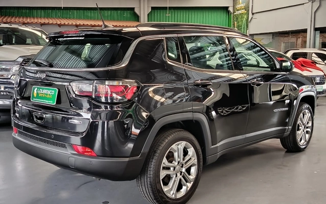imagem-https://www.socarrao.com.br/sc-vehicle-images-prod/3926663/1790000344592-d0c5IRhG5zojuRmXbiP7c94D3S3iMKV3.jpg