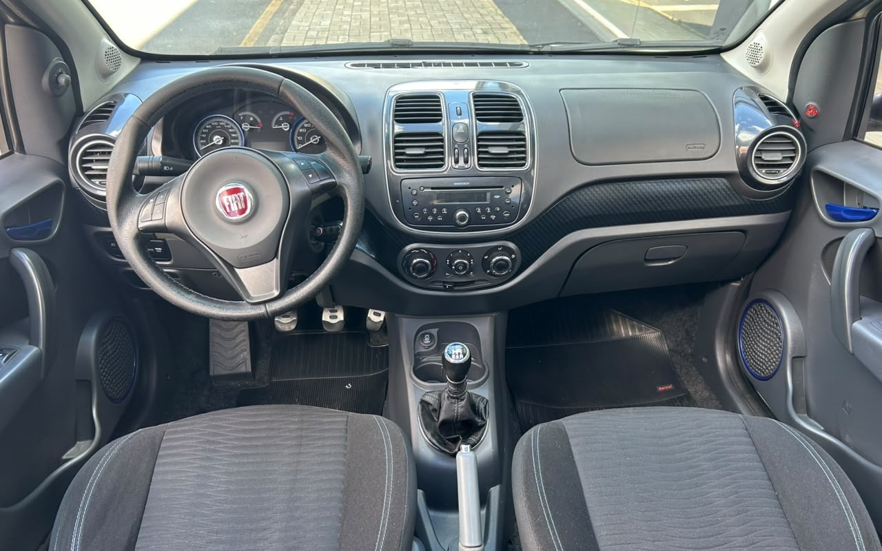 imagem-https://www.socarrao.com.br/sc-vehicle-images-prod/3926834/1789696040184-V2hhdHNBcHAgSW1hZ2UgMjAyNi0wOS0xNyBhdCAxMy4yMS4zNyAoNCkuanBlZw.jpeg