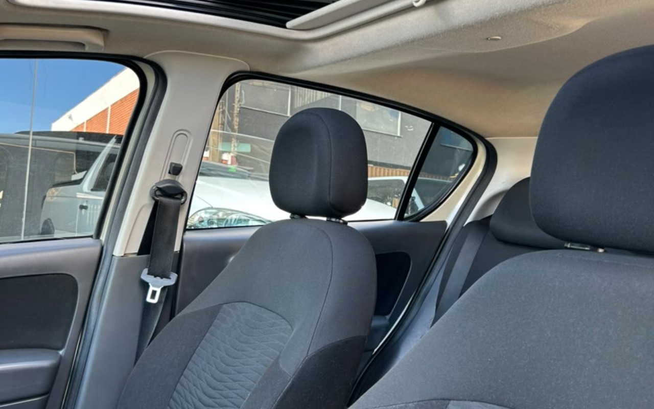 imagem-https://www.socarrao.com.br/sc-vehicle-images-prod/3926834/1789696040654-V2hhdHNBcHAgSW1hZ2UgMjAyNi0wOS0xNyBhdCAxMy4yMS4zNyAoNykuanBlZw.jpeg