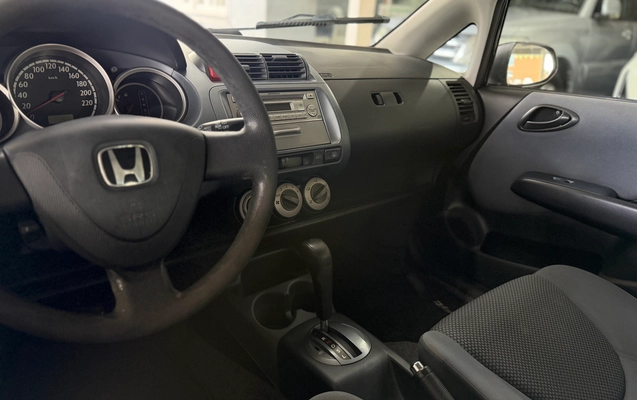 imagem-https://www.socarrao.com.br/sc-vehicle-images-prod/3927441/1789697599196-0fda8f15-fe9c-4a6e-bedd-9affbcce6191.jpg