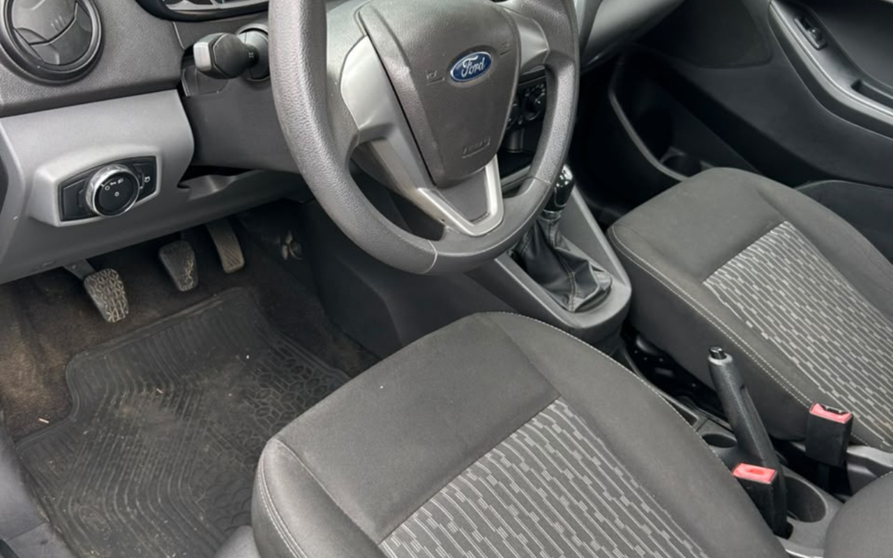 imagem-https://www.socarrao.com.br/sc-vehicle-images-prod/3927891/1789698760350-V2hhdHNBcHAgSW1hZ2UgMjAyNi0wOS0xNyBhdCAxNC4xNC4wMiAoNSkuanBlZw.jpeg