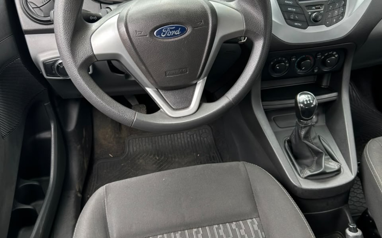 imagem-https://www.socarrao.com.br/sc-vehicle-images-prod/3927891/1789698760403-V2hhdHNBcHAgSW1hZ2UgMjAyNi0wOS0xNyBhdCAxNC4xNC4wMiAoNikuanBlZw.jpeg