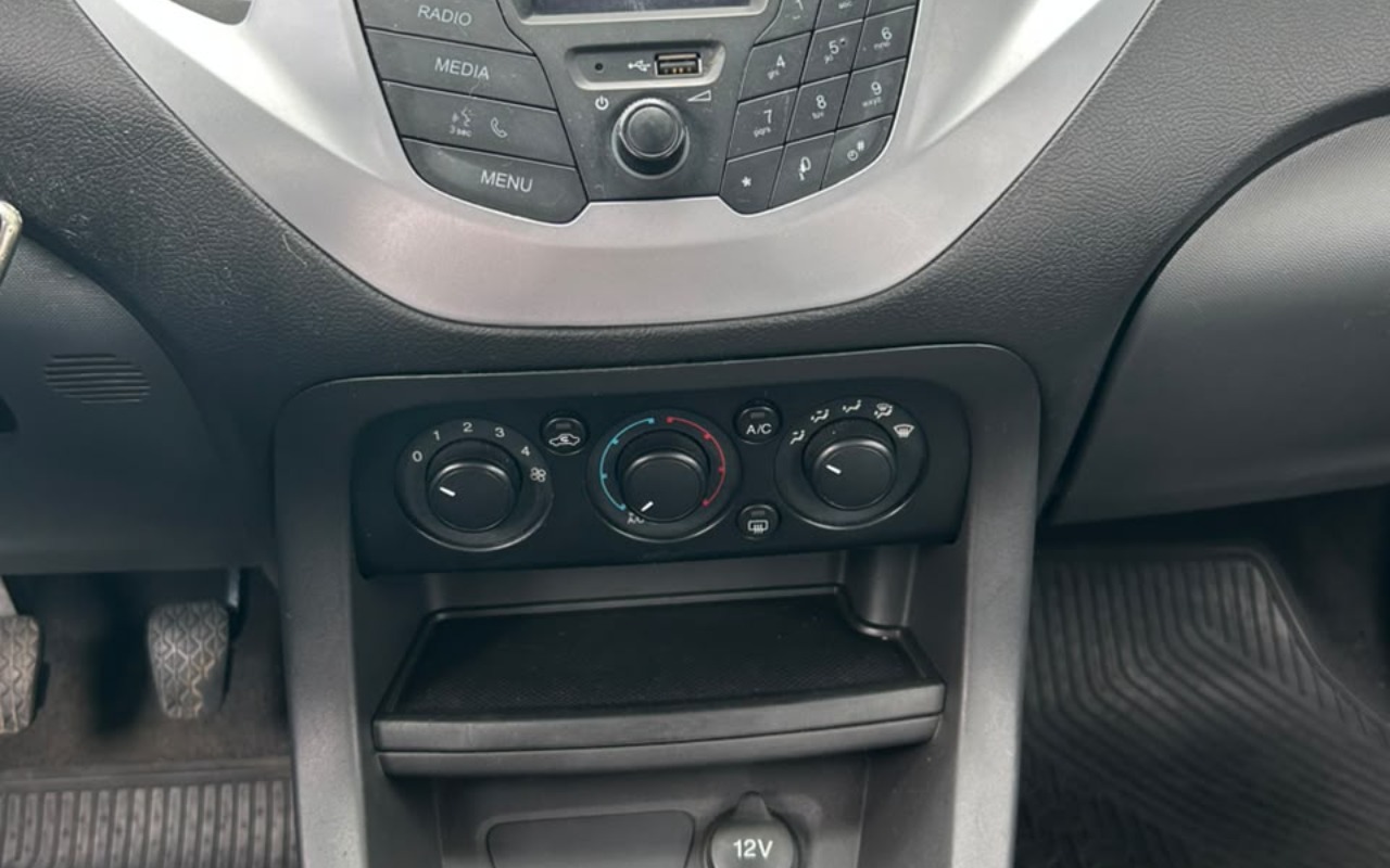 imagem-https://www.socarrao.com.br/sc-vehicle-images-prod/3927891/1789698760703-V2hhdHNBcHAgSW1hZ2UgMjAyNi0wOS0xNyBhdCAxNC4xNC4wMiAoOSkuanBlZw.jpeg