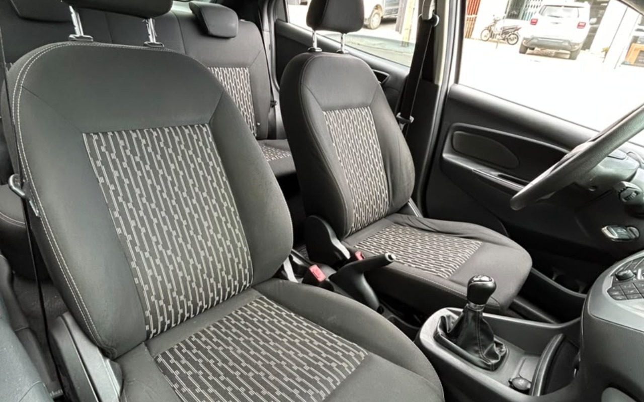 imagem-https://www.socarrao.com.br/sc-vehicle-images-prod/3927891/1789698760768-V2hhdHNBcHAgSW1hZ2UgMjAyNi0wOS0xNyBhdCAxNC4xNC4wMiAoMTApLmpwZWc.jpeg
