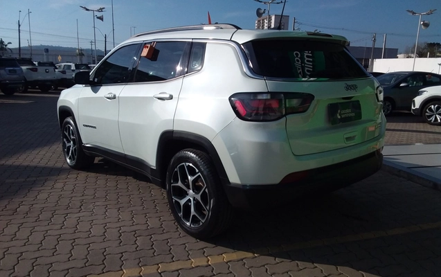 imagem-https://www.socarrao.com.br/sc-vehicle-images-prod/3929834/1789706035971-2_042040.jpg